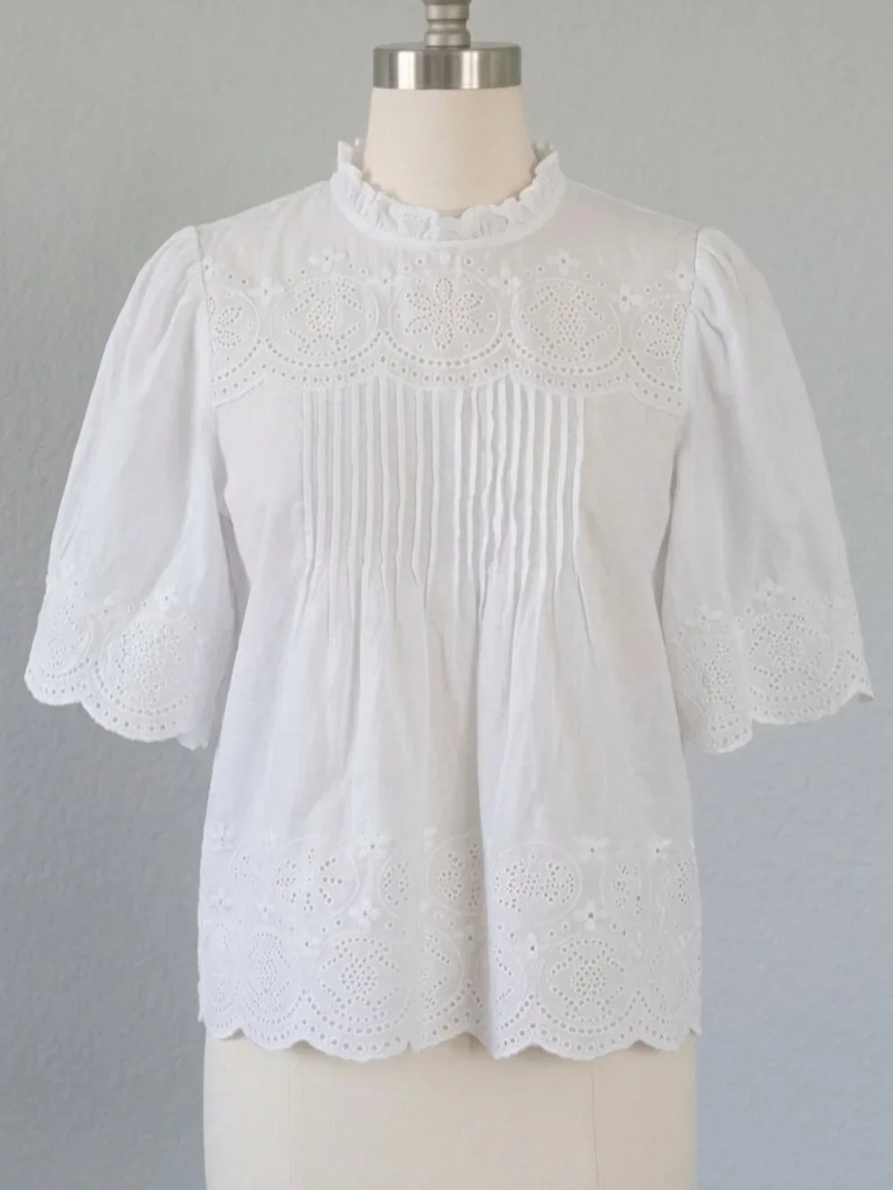 Madewell White Eyelet Embroidered Blouse — NWT 🤍